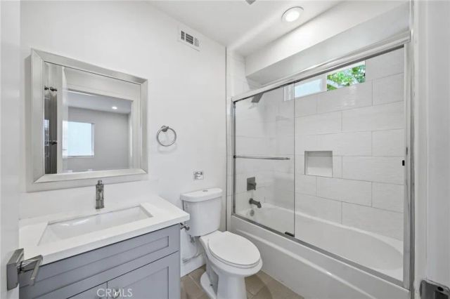 1233 W 39th, Los Angeles, CA 90037