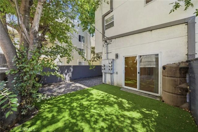 1233 W 39th, Los Angeles, CA 90037