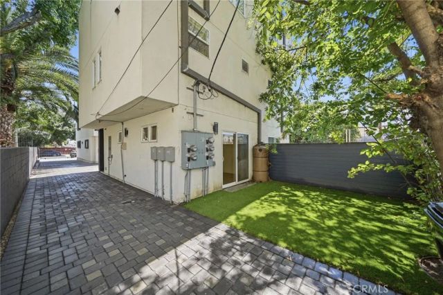 1233 W 39th, Los Angeles, CA 90037
