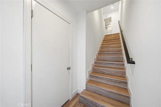 1233 W 39th, Los Angeles, CA 90037