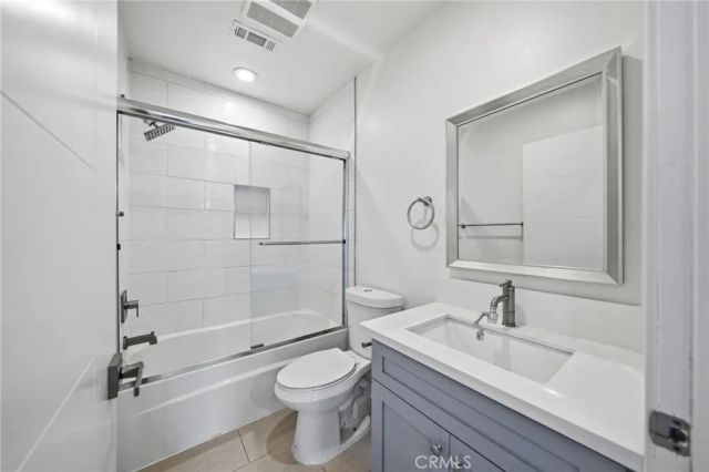 1233 W 39th, Los Angeles, CA 90037