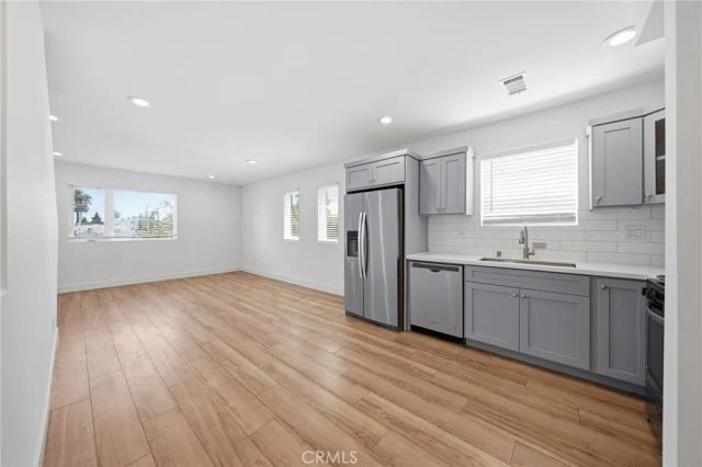 1233 W 39th, Los Angeles, CA 90037