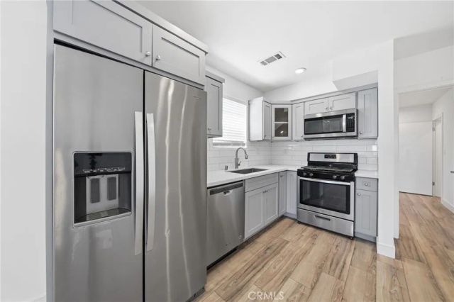 1233 W 39th, Los Angeles, CA 90037