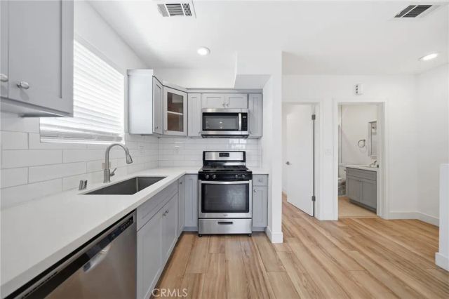 1233 W 39th, Los Angeles, CA 90037