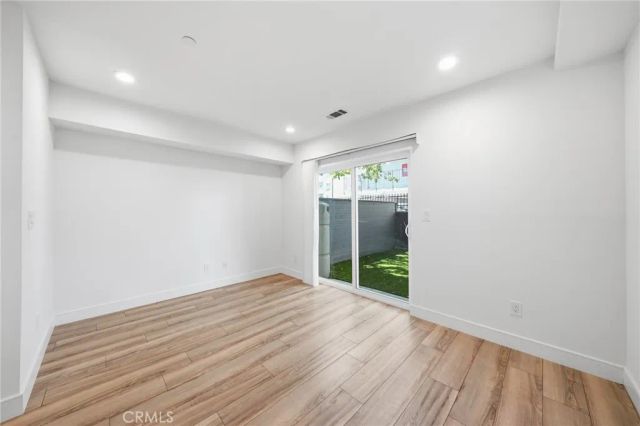 1233 W 39th, Los Angeles, CA 90037