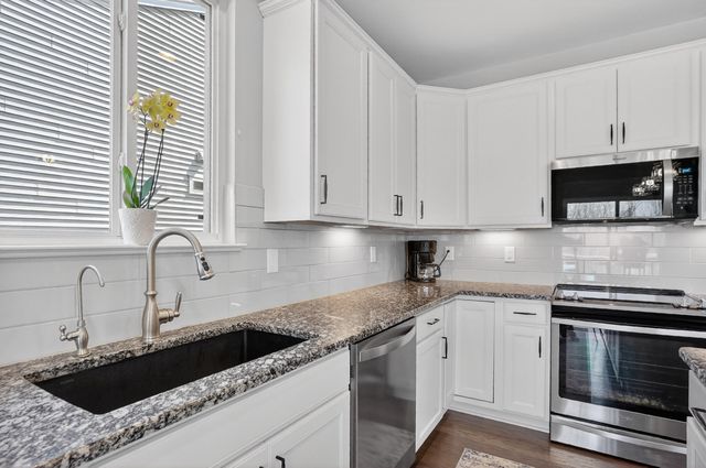 1158 Lark Street, Orion Charter Twp, MI 48360
