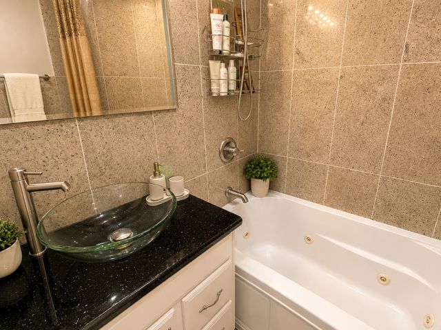 4603 KOLZE Avenue, Schiller Park, IL 60176