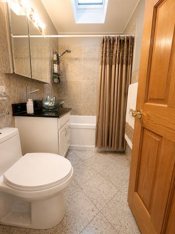 4603 KOLZE Avenue, Schiller Park, IL 60176