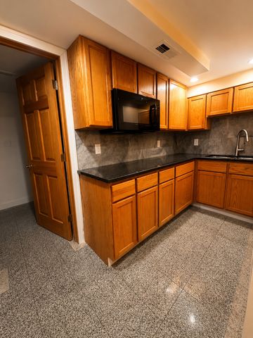 4603 KOLZE Avenue, Schiller Park, IL 60176