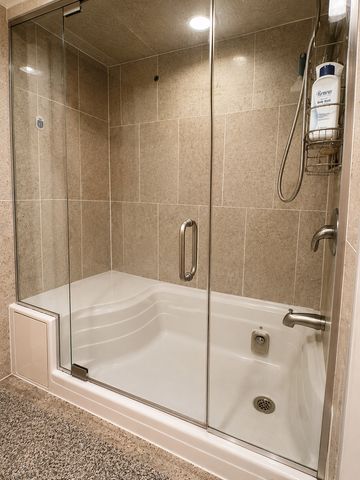 4603 KOLZE Avenue, Schiller Park, IL 60176