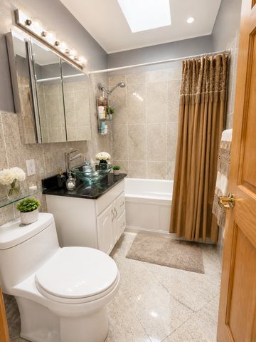 4603 KOLZE Avenue, Schiller Park, IL 60176