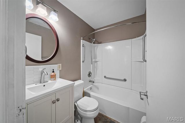243 Dennison Drive, Ballwin, MO 63021