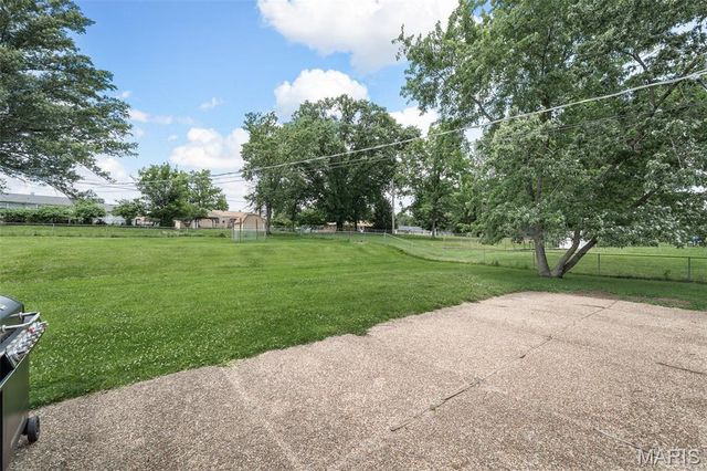 243 Dennison Drive, Ballwin, MO 63021