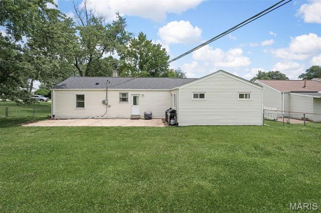243 Dennison Drive, Ballwin, MO 63021
