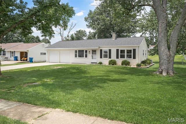 243 Dennison Drive, Ballwin, MO 63021