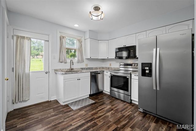 243 Dennison Drive, Ballwin, MO 63021