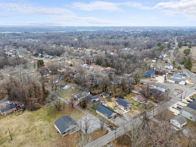 715 Williams Ln, Clarksville, TN 37040