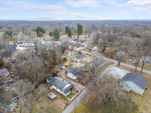 715 Williams Ln, Clarksville, TN 37040