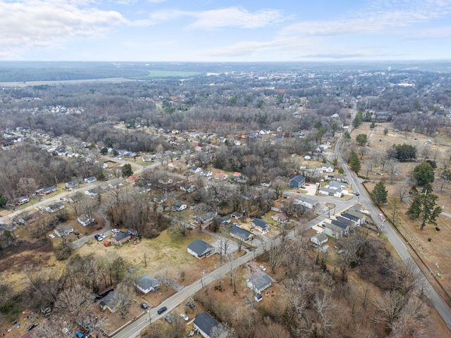 715 Williams Ln, Clarksville, TN 37040