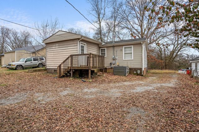 715 Williams Ln, Clarksville, TN 37040