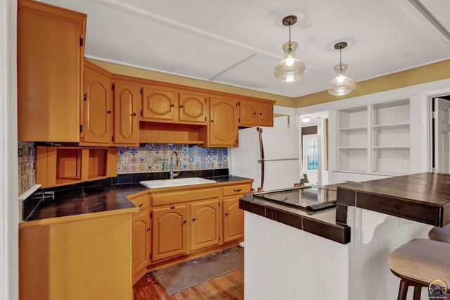 130 SW Fillmore ST, Topeka, KS 66606