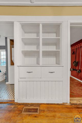 130 SW Fillmore ST, Topeka, KS 66606