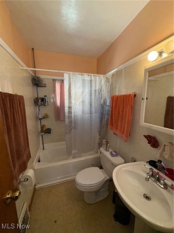 3043 W 111th Street, Cleveland, OH 44111