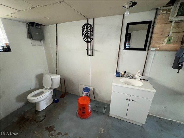 3043 W 111th Street, Cleveland, OH 44111