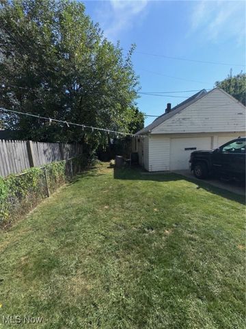 3043 W 111th Street, Cleveland, OH 44111