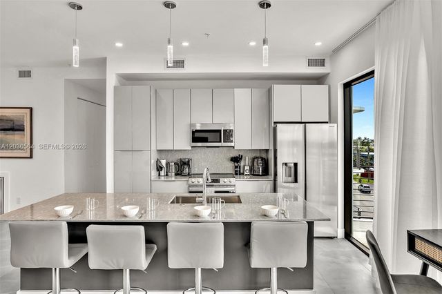 2100 Miami Rd 401, Fort Lauderdale, FL 33316