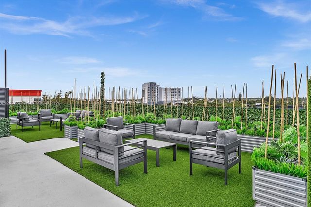 2100 Miami Rd 401, Fort Lauderdale, FL 33316