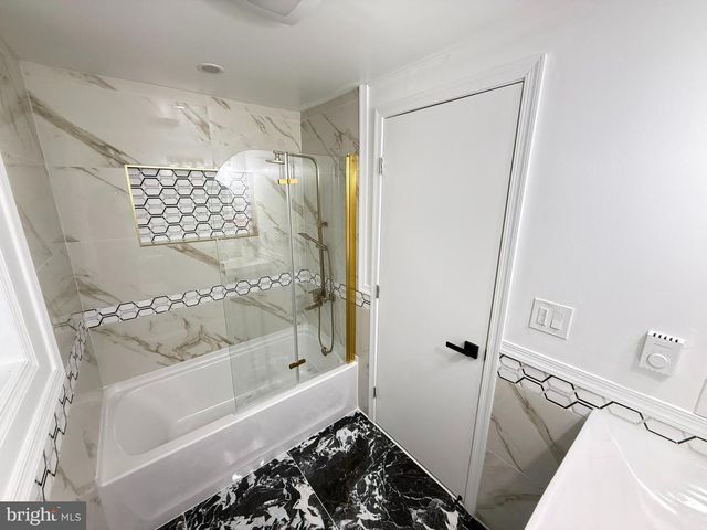 117 CLIFTON DR, Bushkill, PA 18324