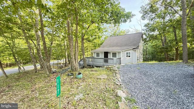 117 CLIFTON DR, Bushkill, PA 18324