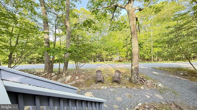 117 CLIFTON DR, Bushkill, PA 18324