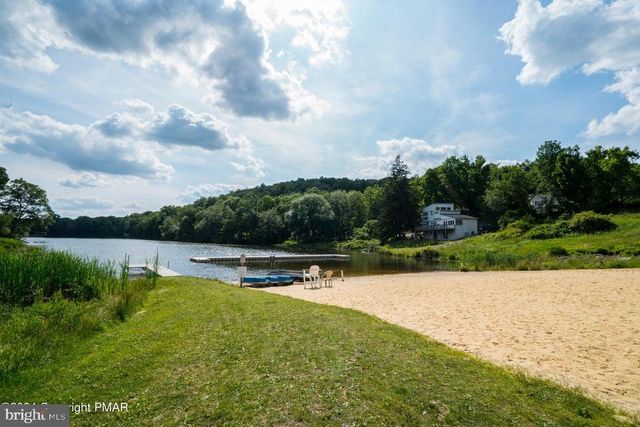 117 CLIFTON DR, Bushkill, PA 18324