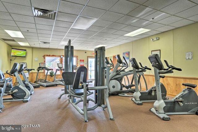 117 CLIFTON DR, Bushkill, PA 18324