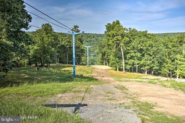 117 CLIFTON DR, Bushkill, PA 18324