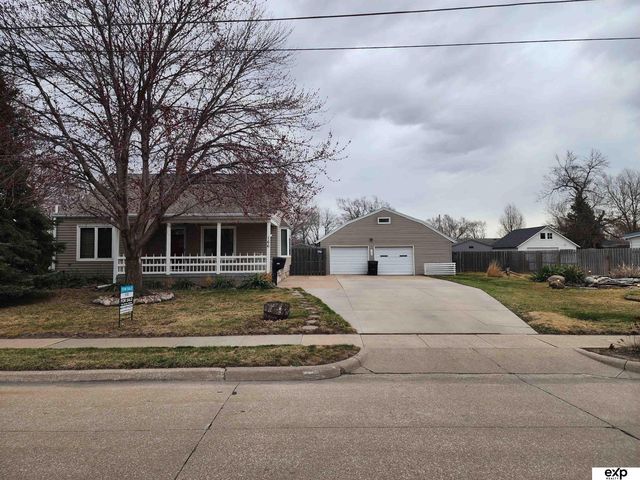 166 S Thomas Street, Fremont, NE 68025