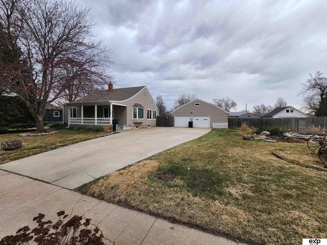 166 S Thomas Street, Fremont, NE 68025