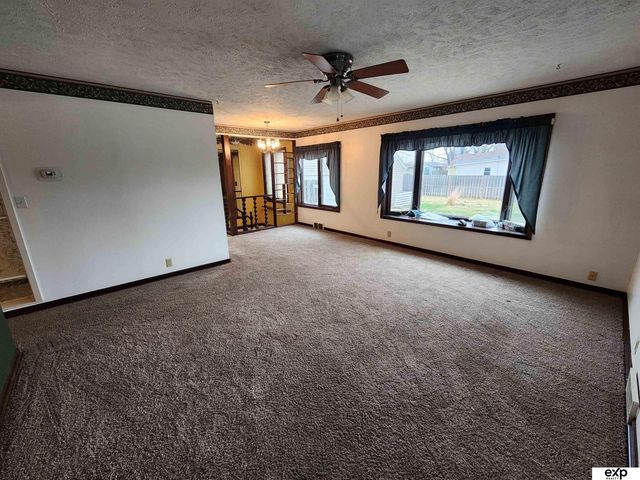 166 S Thomas Street, Fremont, NE 68025