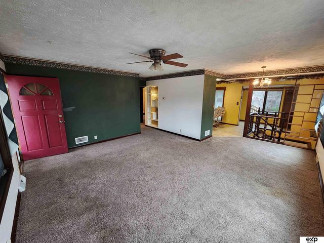 166 S Thomas Street, Fremont, NE 68025