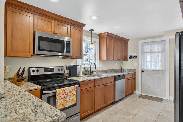 169 Avery Street, South Windsor, CT 06074