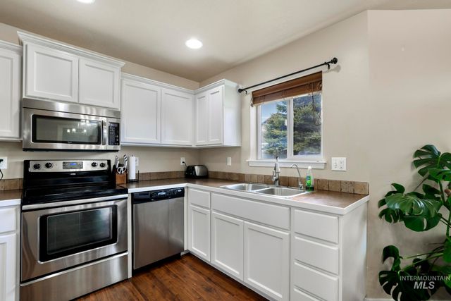 380 Noble St, Twin Falls, ID 83301
