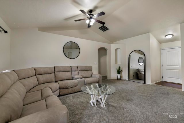 380 Noble St, Twin Falls, ID 83301