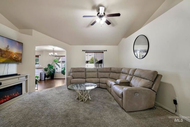 380 Noble St, Twin Falls, ID 83301