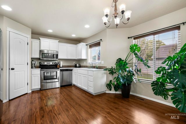 380 Noble St, Twin Falls, ID 83301