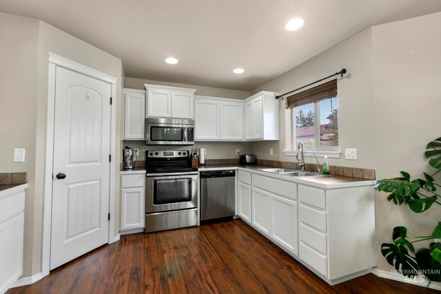 380 Noble St, Twin Falls, ID 83301