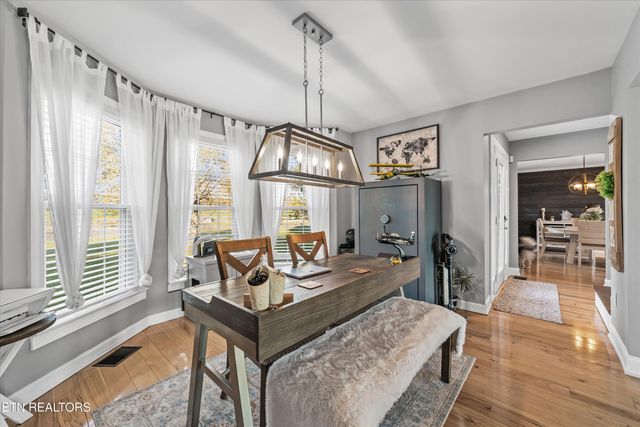 2940 Beecarter Rd, Dandridge, TN 37725