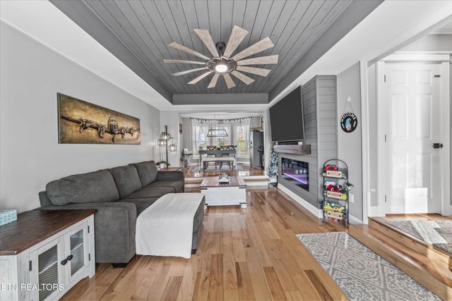 2940 Beecarter Rd, Dandridge, TN 37725