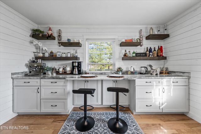 2940 Beecarter Rd, Dandridge, TN 37725